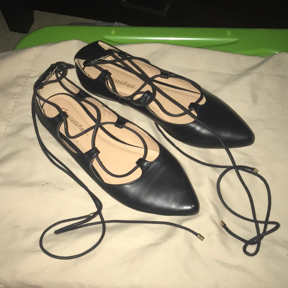 Laced flats